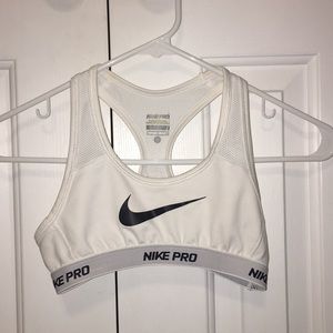 ‼️SALE‼️White Nike Sports Bra